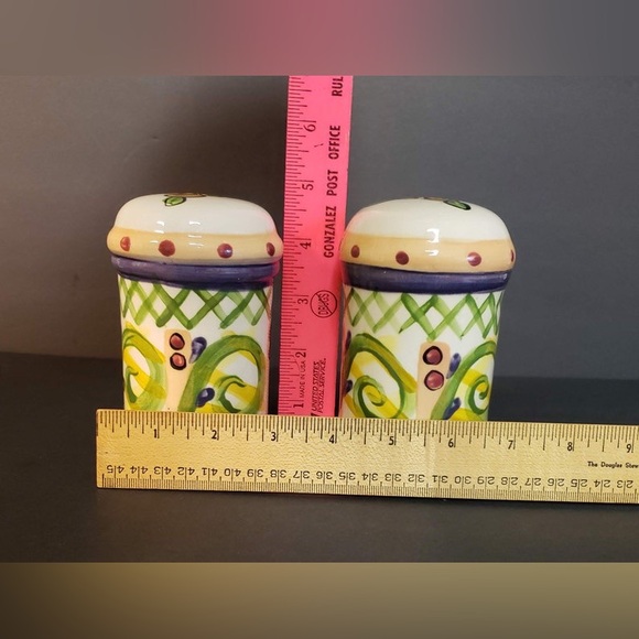 VICKI CARROLL Salt & Pepper Shakers, Vintage Razzle Dazzle 1996 MS Artist Signed - Picture 3 of 11